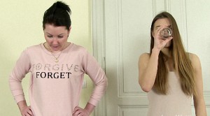 26.03.2016 – Carrie and Jane – Competition with two girls – fetish, pee, Peeing, piss
