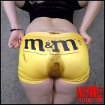 Janet – Farting and Pooping in Yellow Shorts – Panty/Jean Pooping