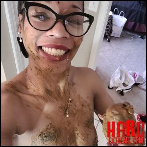 UniQueen21 – Uni”Ella playing with herself – Poop Videos