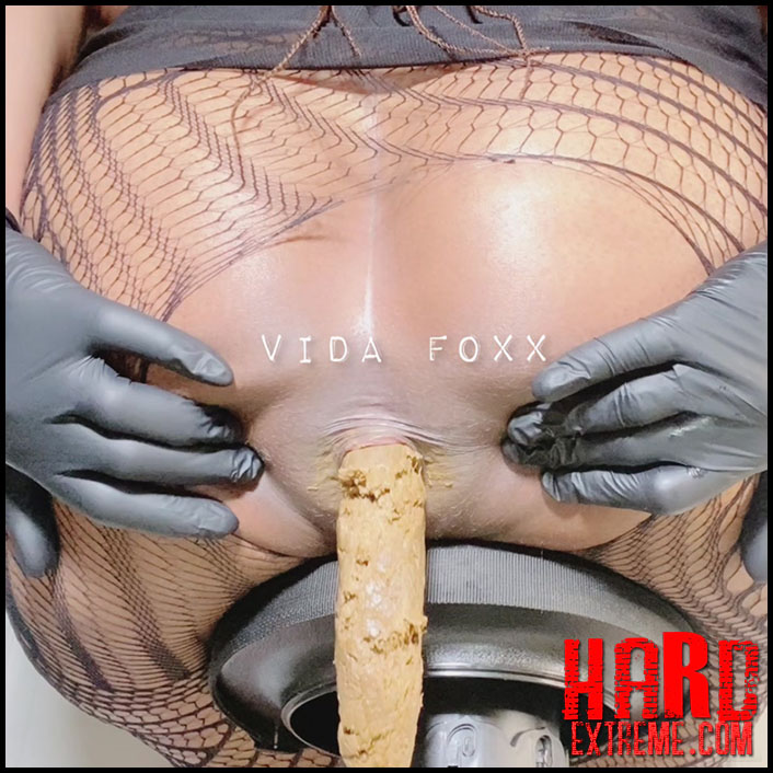 VidaFoxx - Huge Shit with Smearing and Anal Penetration